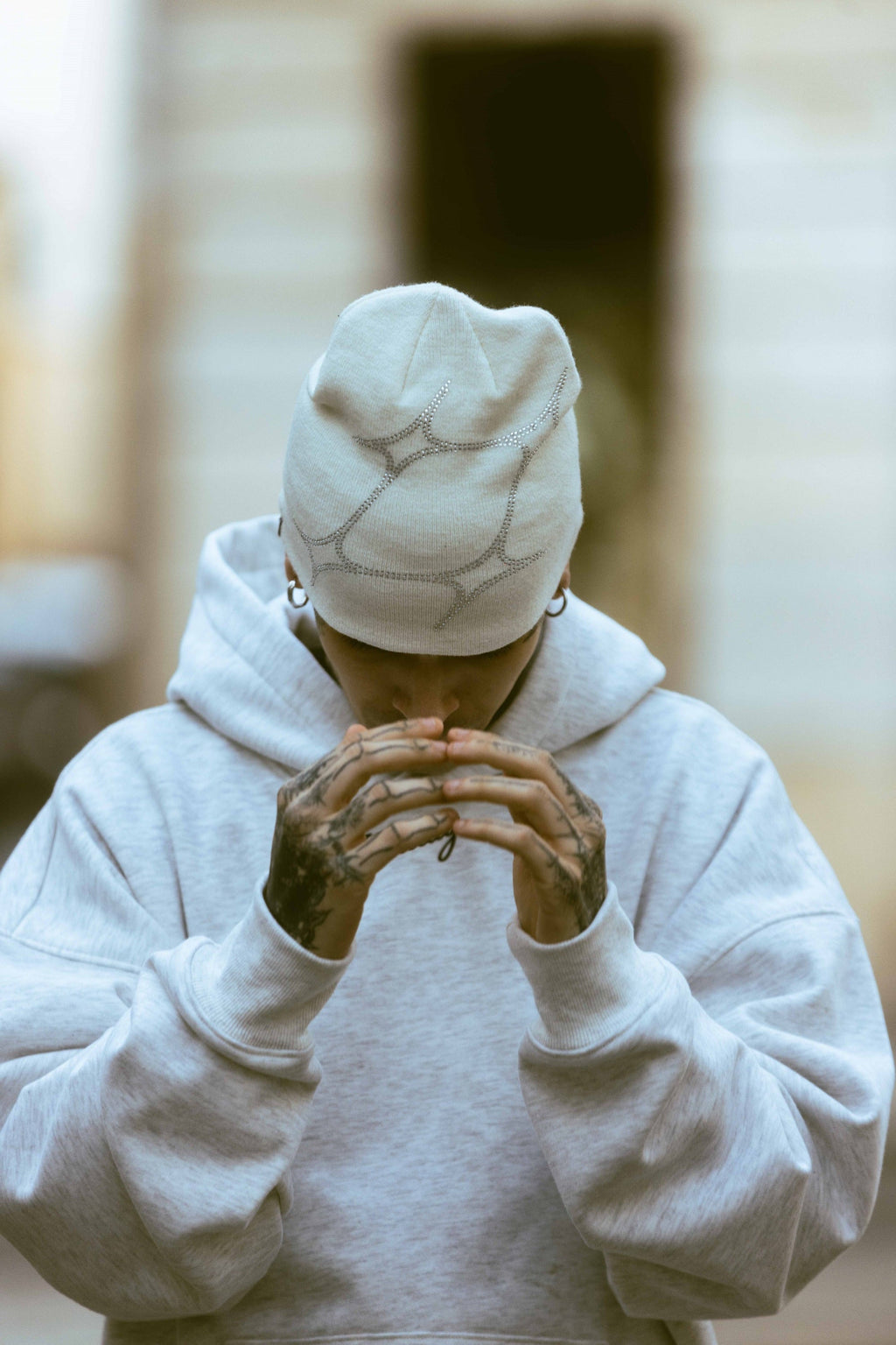 V1 SKULLY #CREME