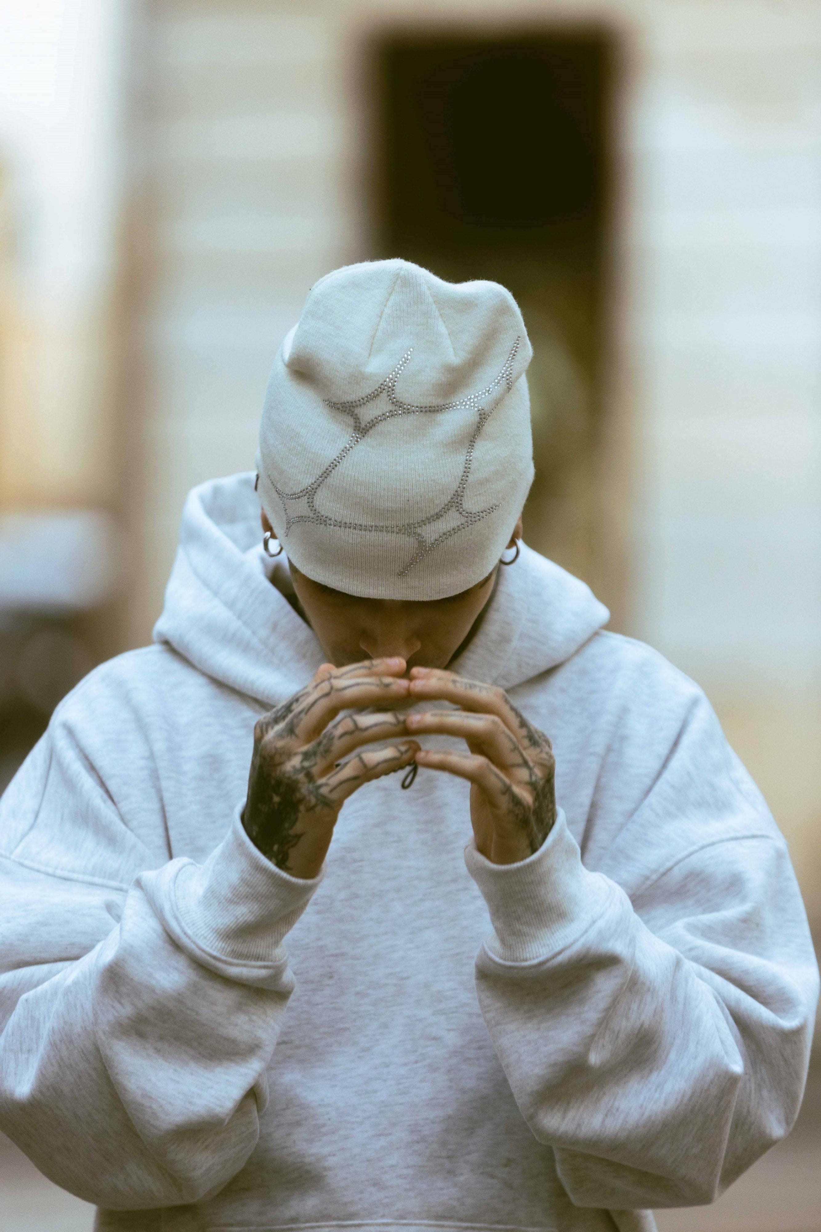 V1 SKULLY #CREME